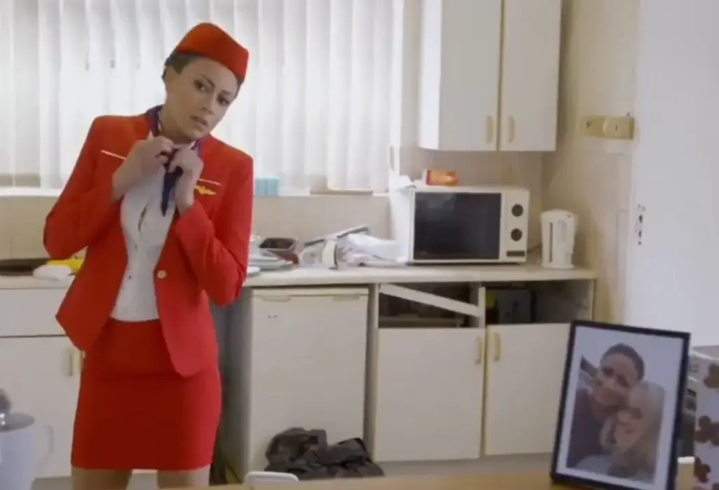 《法国空姐》相关资源图片