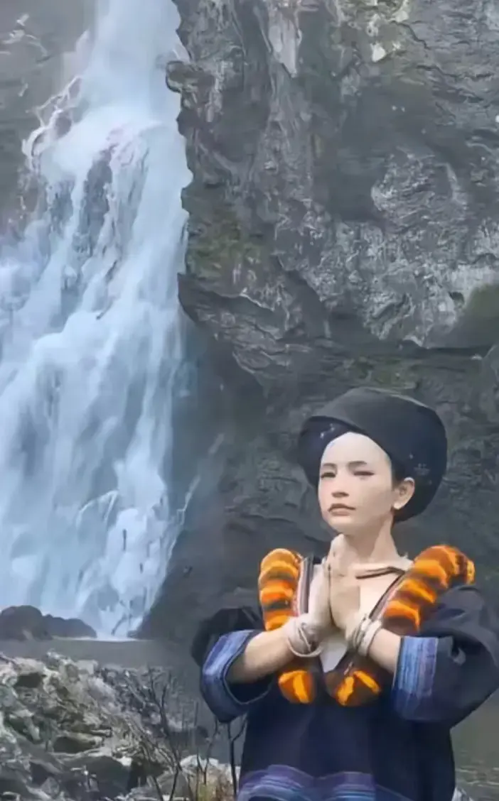 《高山流水遇瀑布》