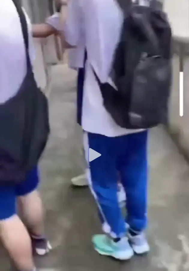 免费在线观看《大昌市第七中学鬼敲门》全集，1080P超清HD播放，体验那条走廊后的惊悚，大昌市第七中学鬼敲门无删减完整版等你！