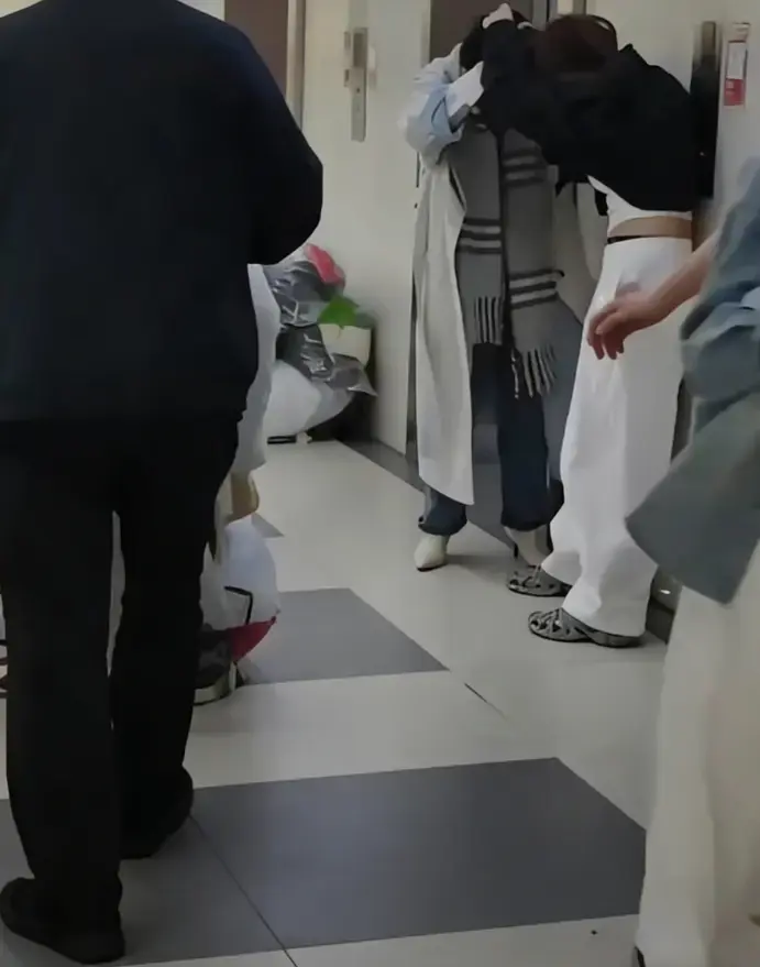 杭州四季青荣荣服饰原视频免费观看 - 《杭州四季青荣荣服饰原视频》心疼二姐，四季青女人不易