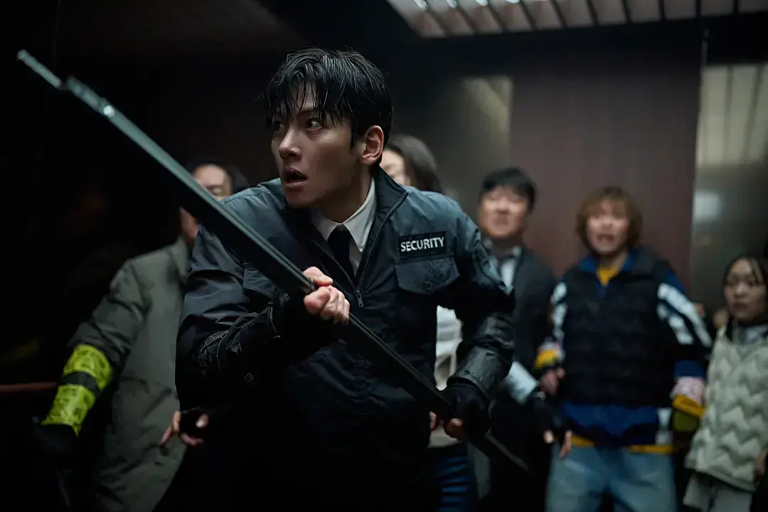 全智贤主演、延尚昊执导的丧尸惊悚片《群体》-动作灾难电影《群体》4K高清无删减全集免费在线-《群体》网盘资源