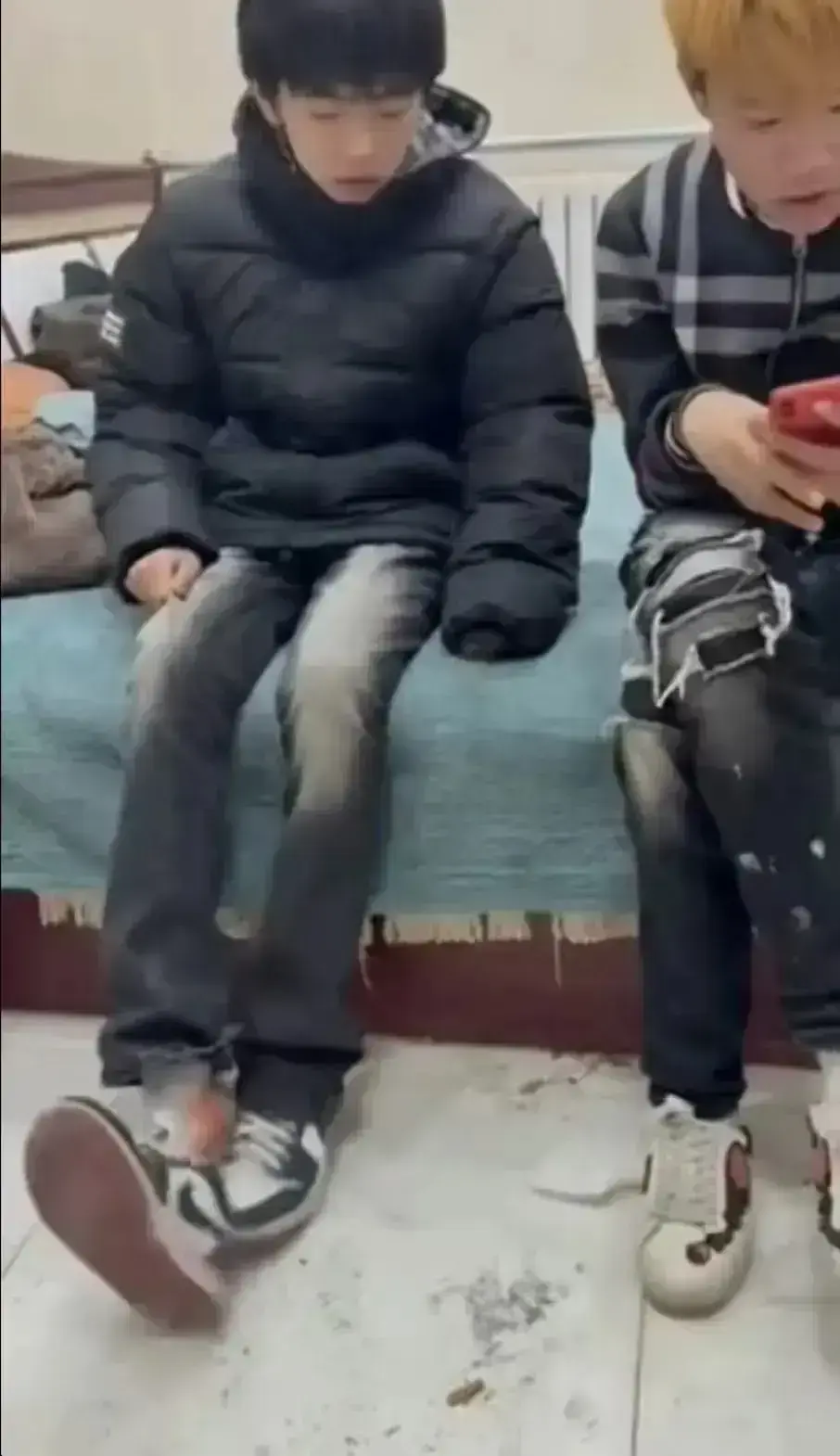 全网热搜《校园轻奢男孩》，免费获取事件来龙去脉视频全过程，HD高清播放，最新同步更新，持续有效！