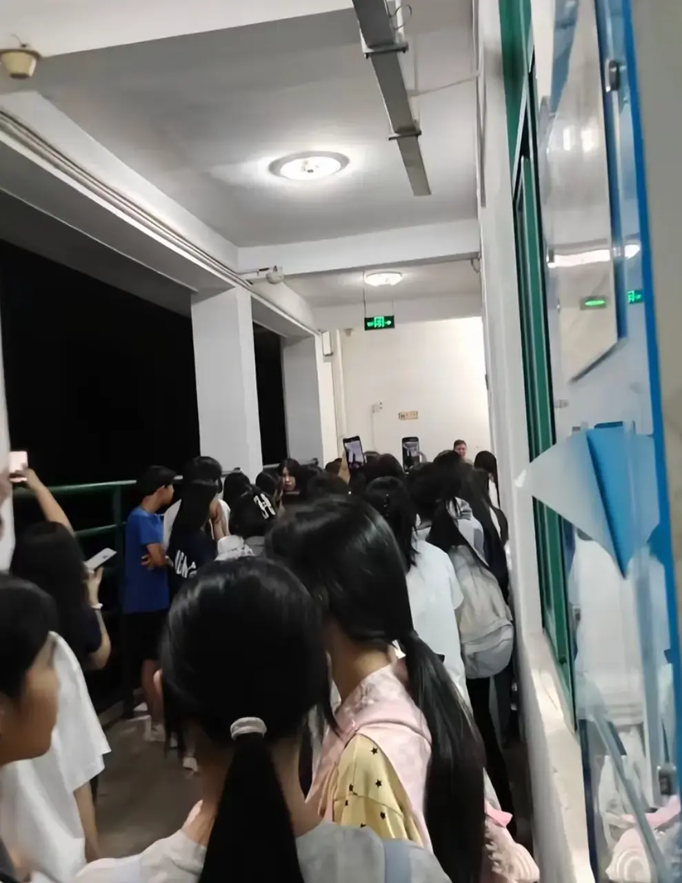 梅州市职业技术学院女厕双胞胎产子后续