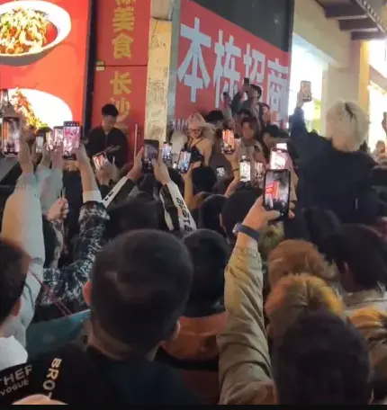 爆火出圈-《长沙解放西,女子举止不当》无删减无遮挡原片直出-每帧高能大城市质感-《长沙解放西,女子举止不当》网盘资源秒速获取无需注册在线看