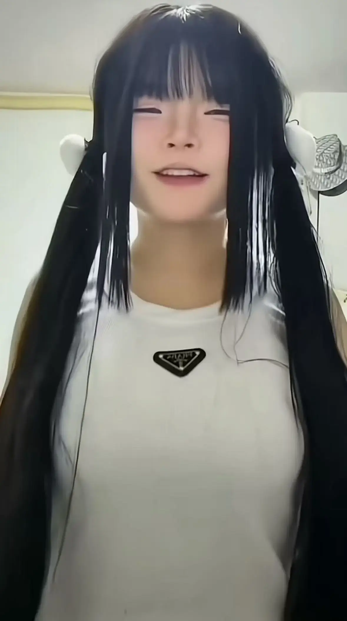 免费看《百万源跳大雷》，高清画质呈现，百万源跳大雷直播回放别错过，举牌祝福视频超精彩！